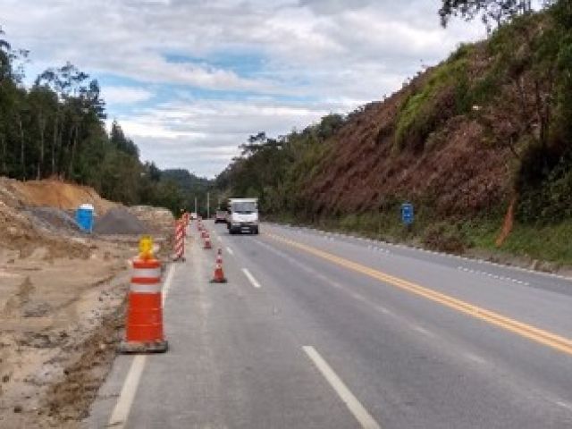 Detonação de rochas no km 64 da Rodovia dos Tamoios, em Caraguatatuba, foi cancelada