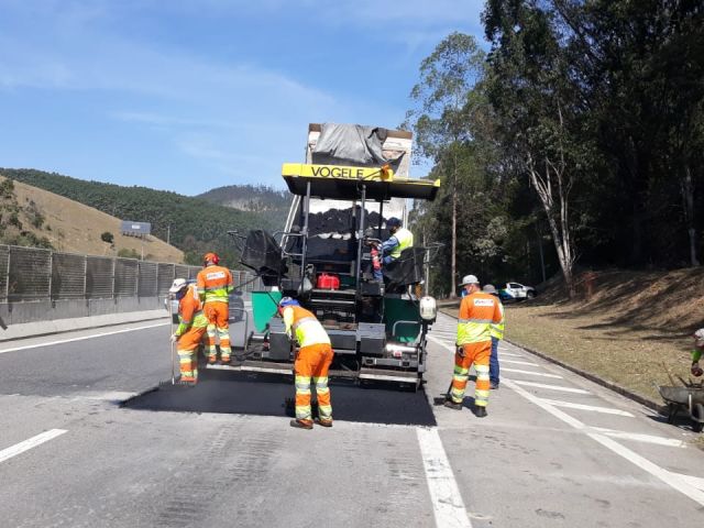 Concessionária Tamoios realiza obras de recuperação de pavimento na rodovia
