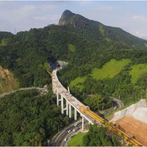 Trecho de Serra da Rodovia dos Tamoios será interditado para lançamento de vigas