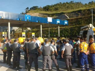 Fiscalização Maio Amarelo - ação conjunta entre Concessionária Tamoios, DETRAN e Polícia Militar Rodoviária 