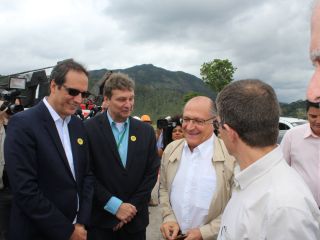 Obras de duplicação da Serra da Tamoios recebem a visita do Governador Geraldo Alckmin