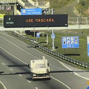 Mensagens nas rodovias paulistas alertam sobre a importância de usar máscaras